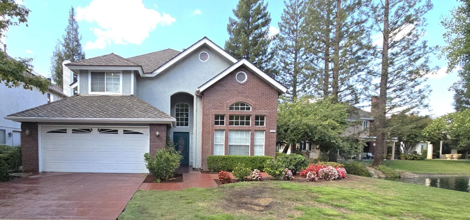 Property Photo:  2337 Dawson Cove Lane S  CA 93611 