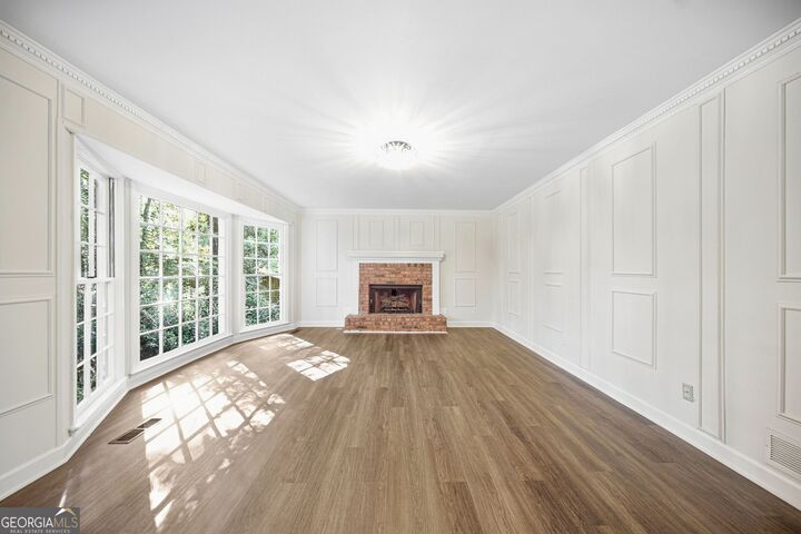 Property Photo:  305 Old Tree Trc  GA 30075 