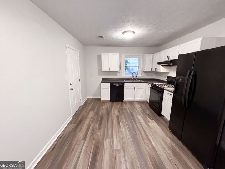 Property Photo:  204 Arbor Way  GA 30157 