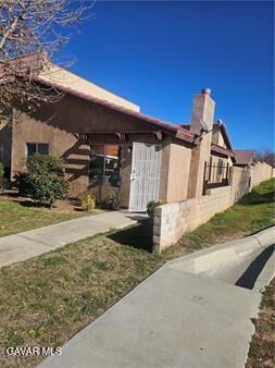 Property Photo:  38000 E 17th Street Apt 16  CA 93550 