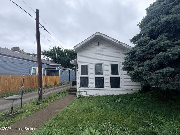 Property Photo:  1033 E Saint Catherine St  KY 40204 
