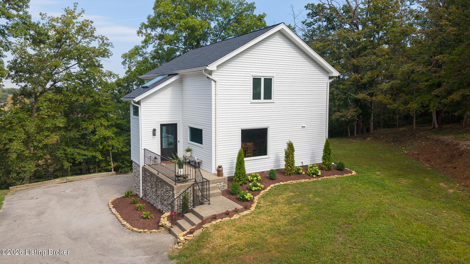Property Photo: 1200 Johnson Rd KY 40245