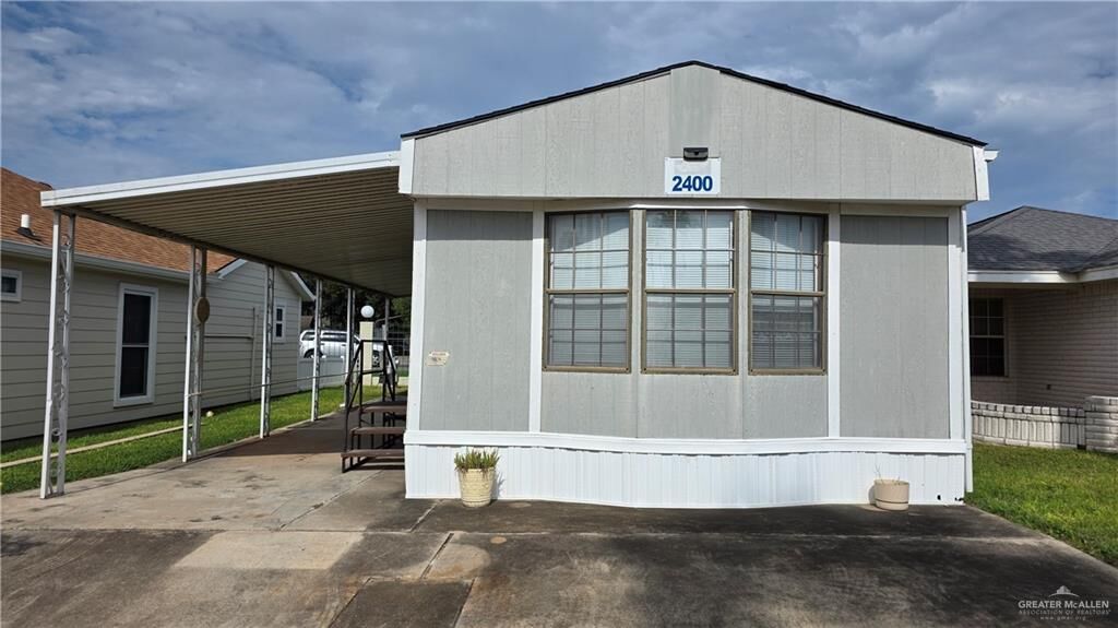Property Photo:  2400 Bobolink Circle W  TX 78572 