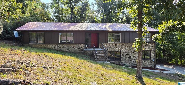 Property Photo:  901 5th Avenue  AL 36265 