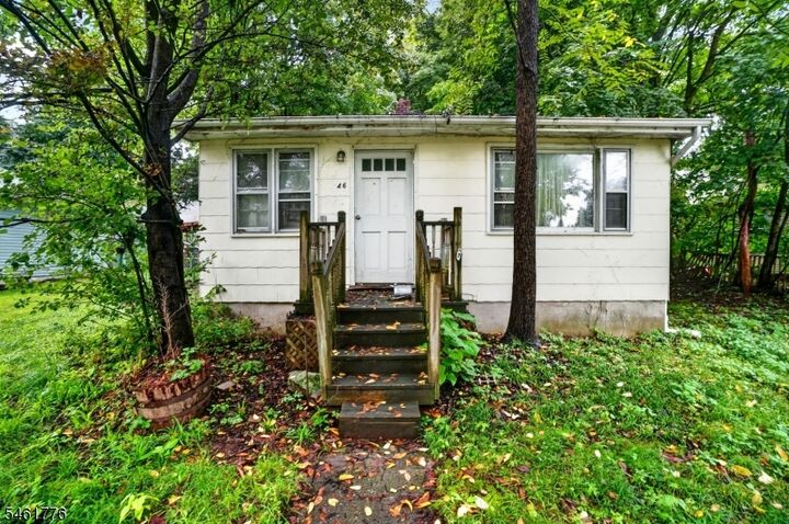 Property Photo:  46 Fowler St  NJ 07416 