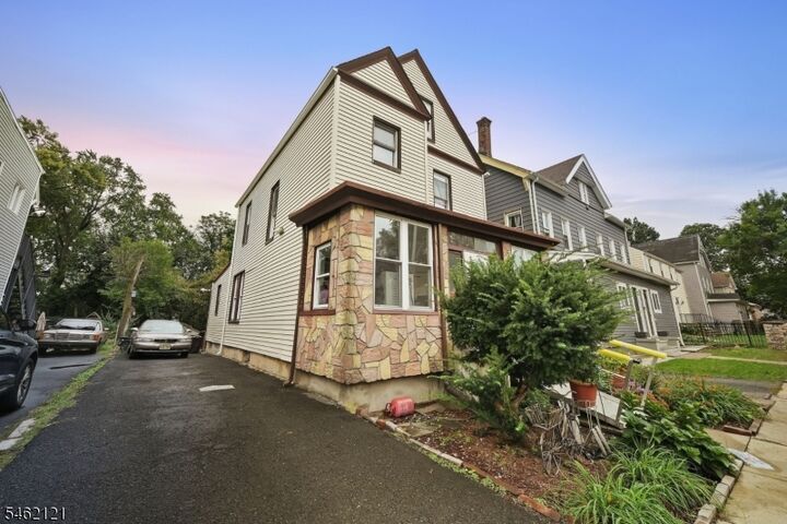 Property Photo: 280 Lincoln St NJ 07017