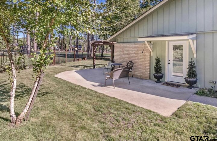 Property Photo:  202 Pine Tree  TX 75765 