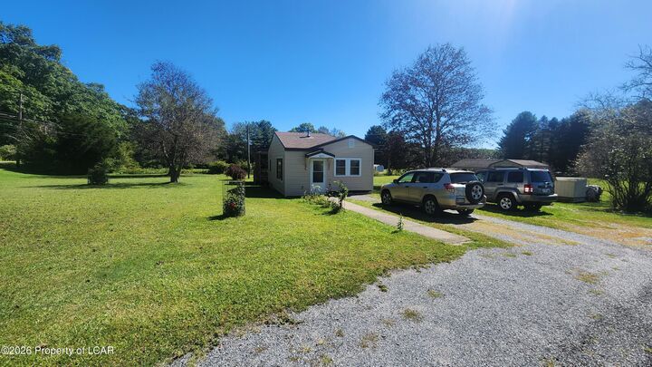 Property Photo:  1053 New Hope Drive  PA 18661 