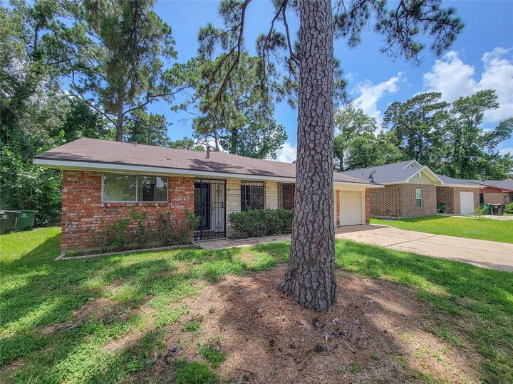 Property Photo:  7426 Navasota Street  TX 77016 