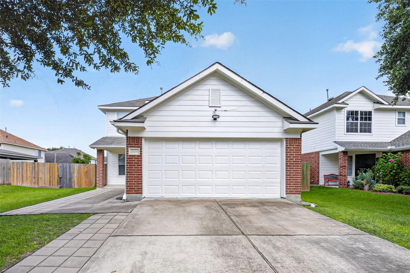 Property Photo:  12710 Paso Del Flores Drive  TX 77045 