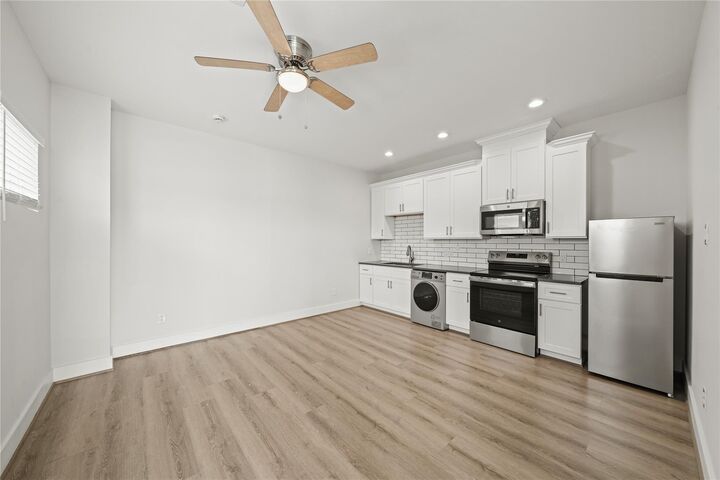 Property Photo: 4007 New Orleans Street B 1/2 TX 77020