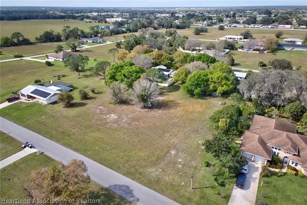 Property Photo:  6301 Edgewater Terrace  FL 33876 
