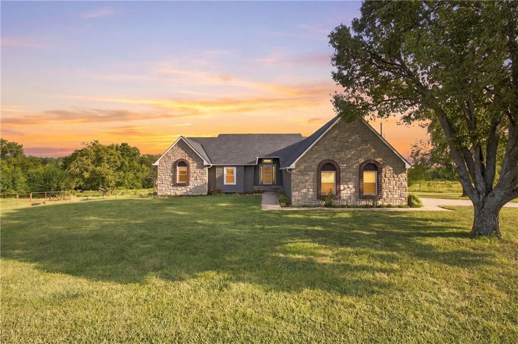 Property Photo:  2064 N 900 Road  KS 66025 