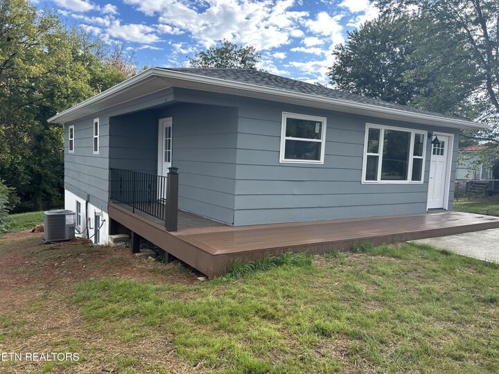Property Photo:  731 Lennie Ave  TN 37813 