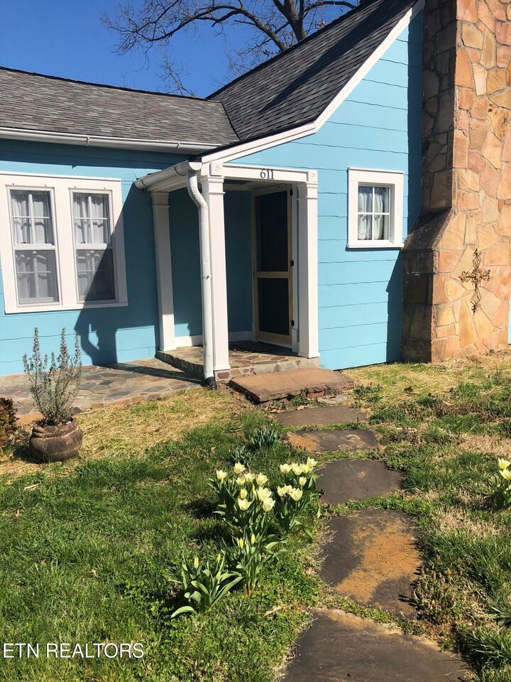 Property Photo:  611 Phillips Ave  TN 37920 