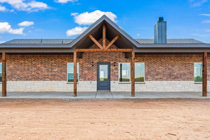 Property Photo: 3320 E County Road 5300 TX 79403