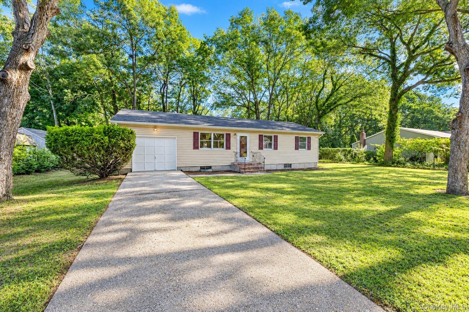 Property Photo:  50 Fanning Boulevard  NY 11901 