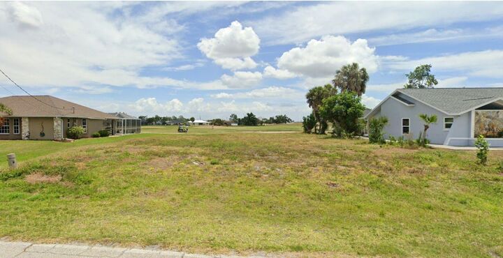 Property Photo: 280 Rotonda Circle FL 33947