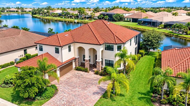 Property Photo: 20170 Cristoforo Place FL 34293