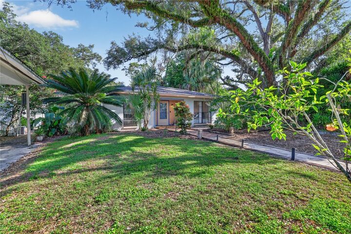 Property Photo:  317 W Comanche Avenue  FL 33604 
