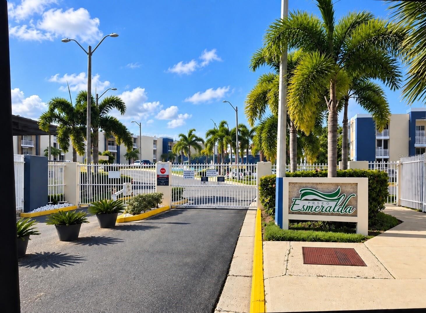Property Photo: 21 Paseo Esmeralda 6-102 PR 00738