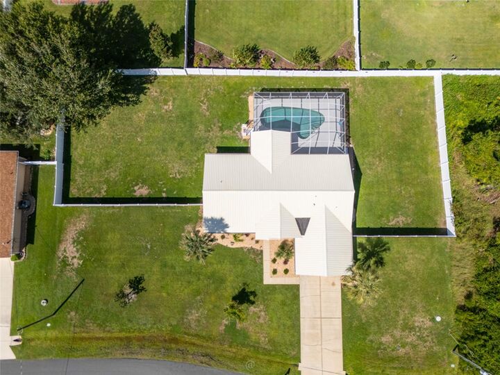 Property Photo: 11 Lancaster Lane FL 32137