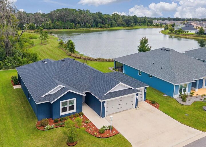 Property Photo: 3003 Monument Way FL 32163
