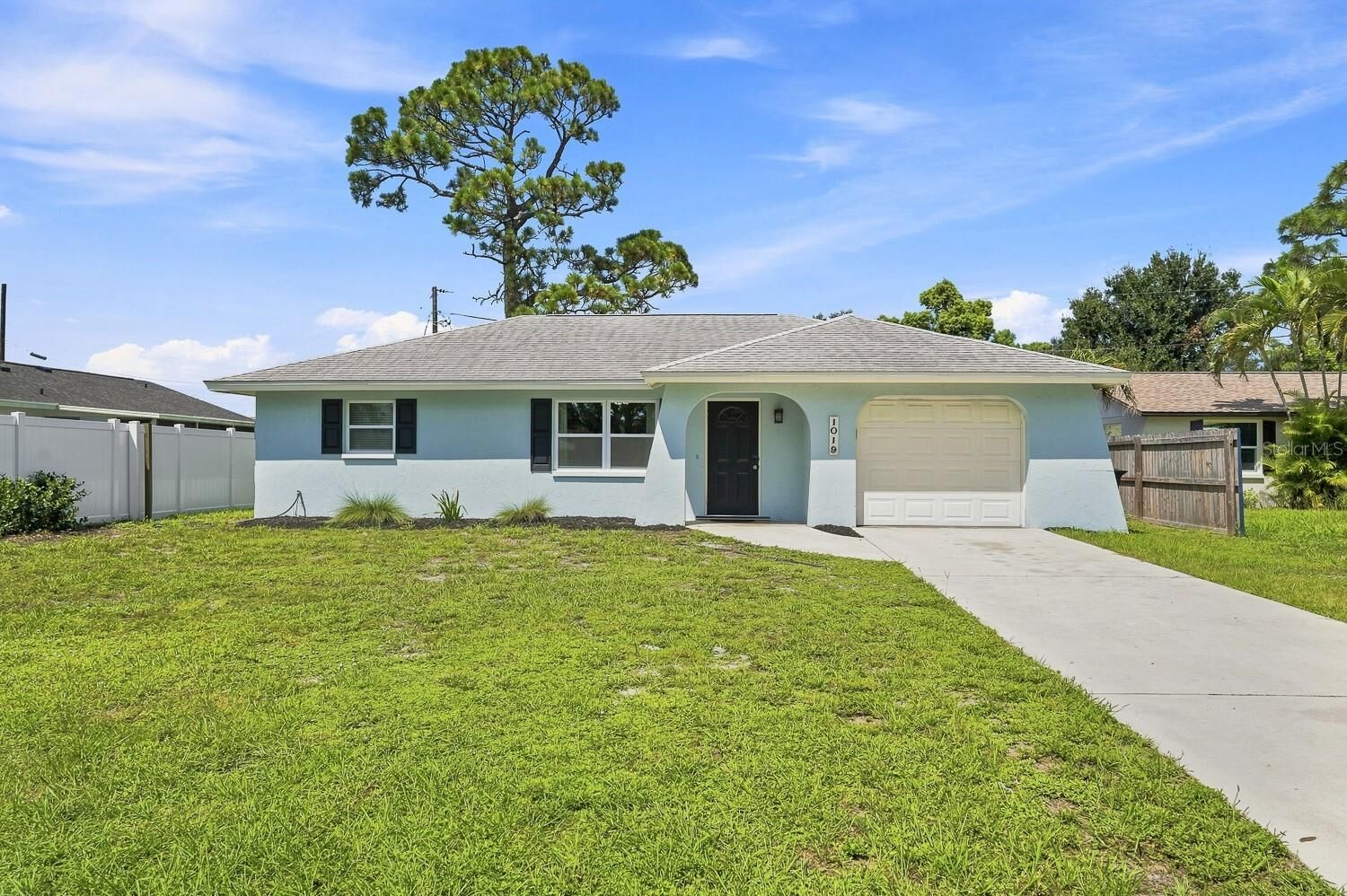 Property Photo:  1019 Hope Street  FL 34285 