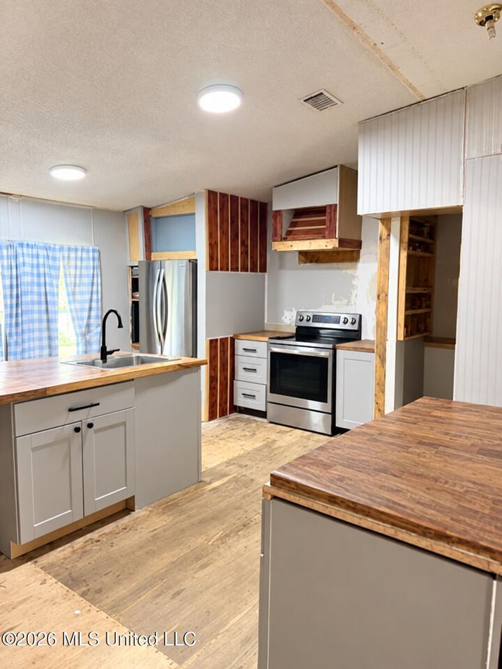 Property Photo: 24587 Willow Lane MS 39503