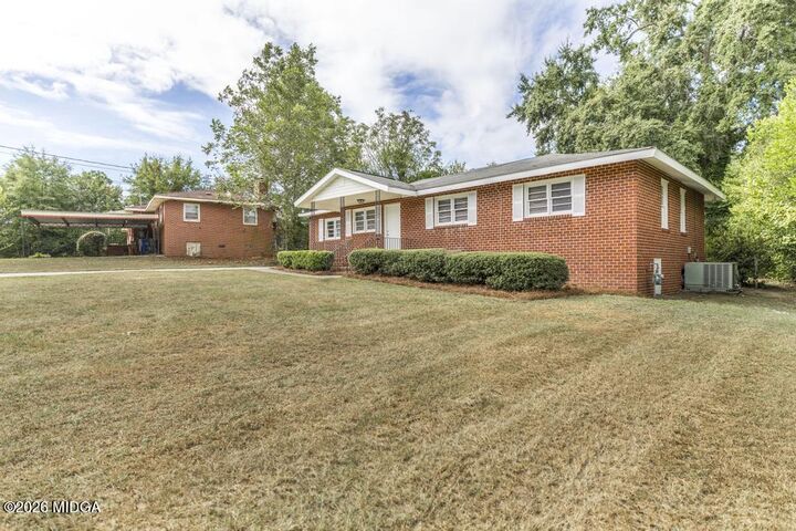 Property Photo: 1662 Downing Circle GA 31206