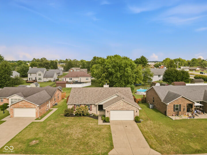 Property Photo:  206 Bishop  IN 47274 
