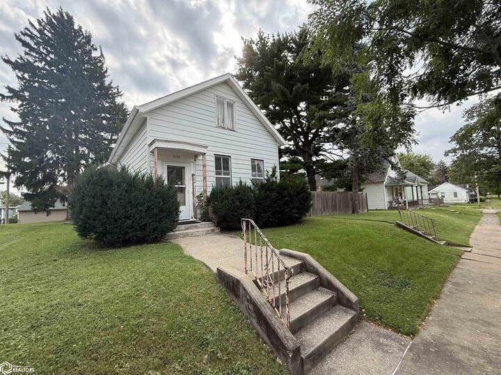 Property Photo:  1404 S 10th Street  IA 52601 