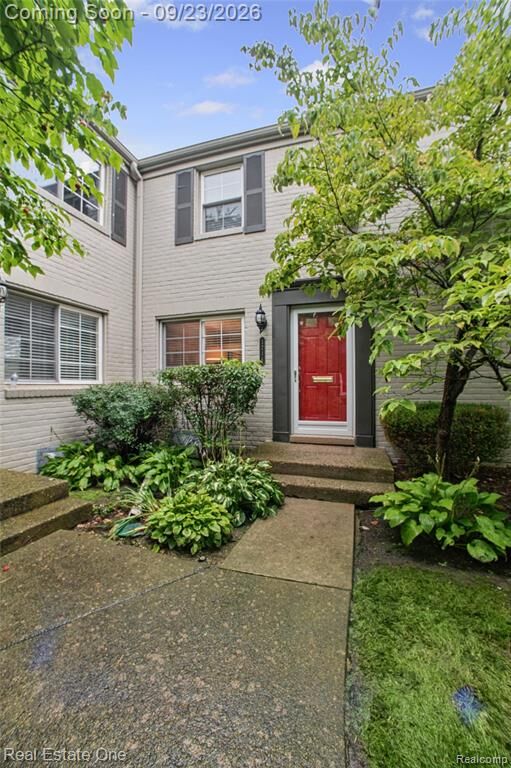 Property Photo:  1716 Graefield Road 47  MI 48009 5846 