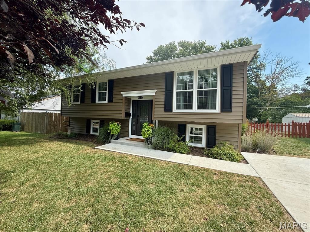 Property Photo:  305 Spruce Street  IL 62269 