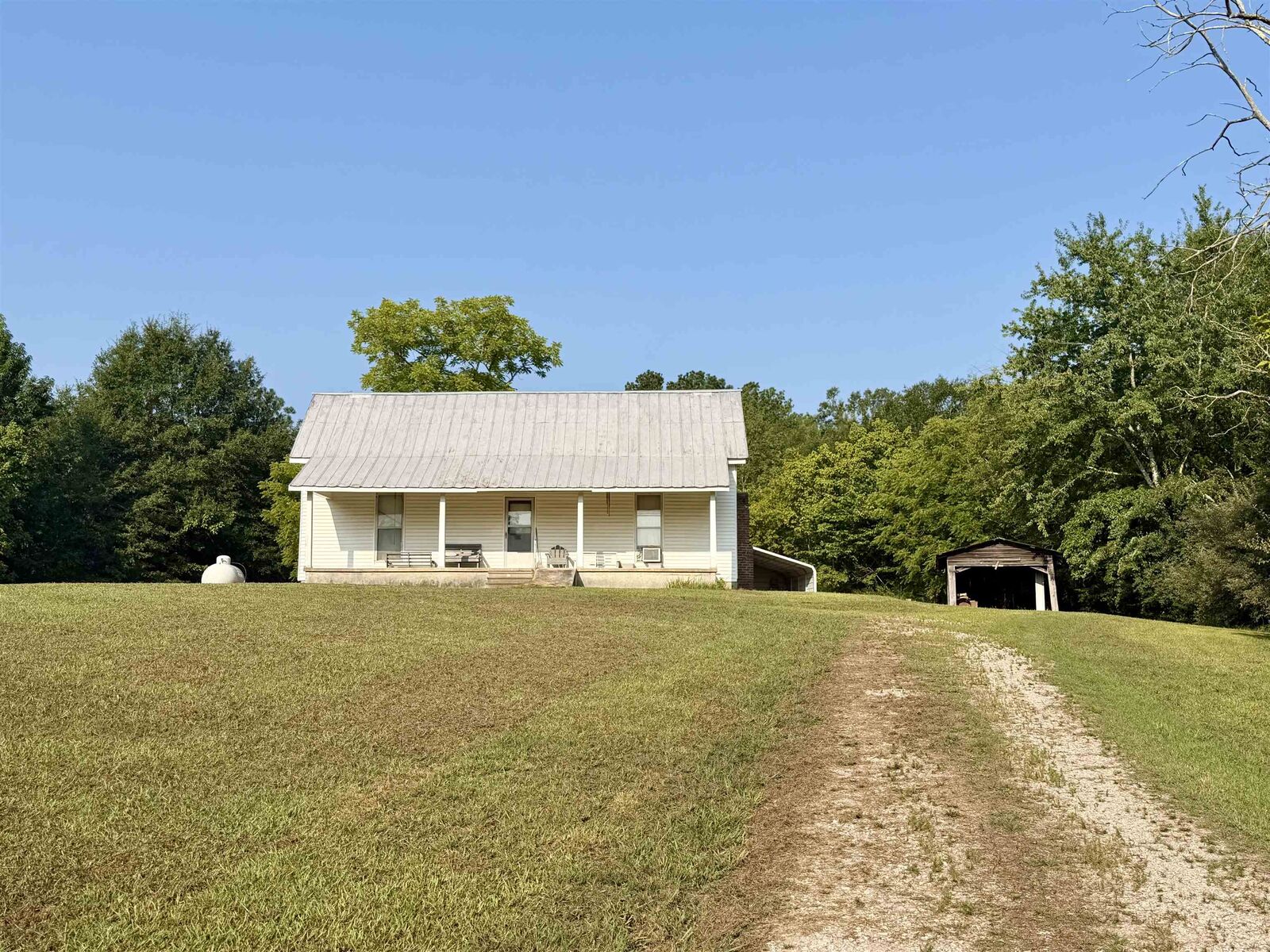 Property Photo:  253 Adams St  TN 38315-2594 