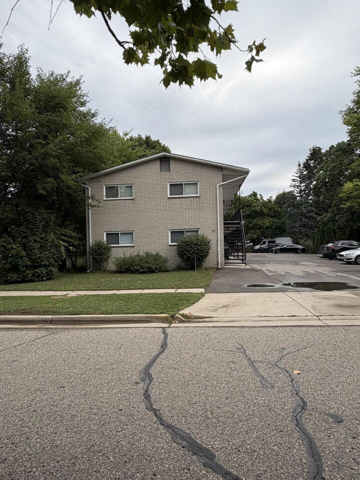 Property Photo:  75 S Liberty Street  MI 48111 