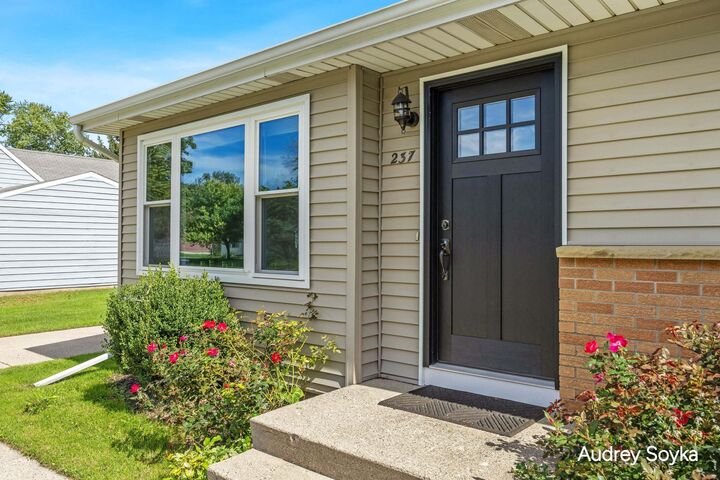 Property Photo:  237 Roberta Jayne Drive SE  MI 49331 