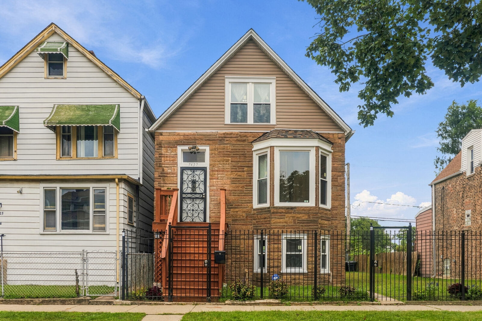 Property Photo: 7427 S Evans Avenue IL 60619