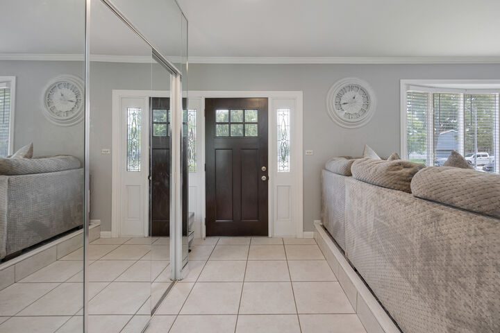 Property Photo: 1210 N Keebie Court IL 60101