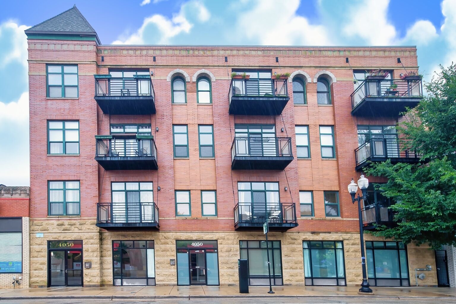 Property Photo:  4050 N Lincoln Avenue 202  IL 60618 