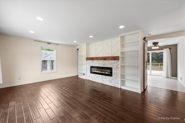Property Photo: 1N038 Woods Avenue IL 60187