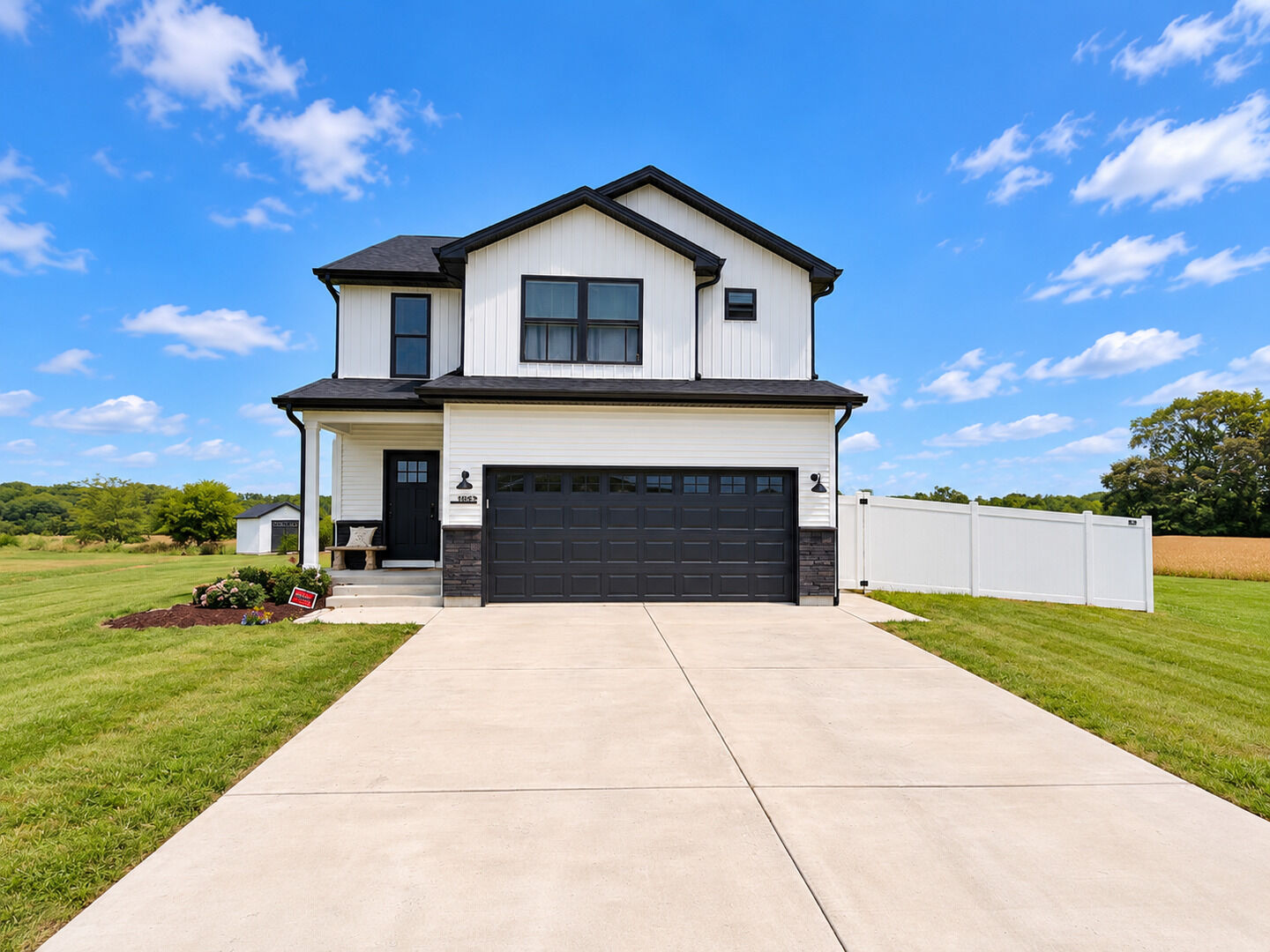 Property Photo: 1405 Navajo Court IL 60901