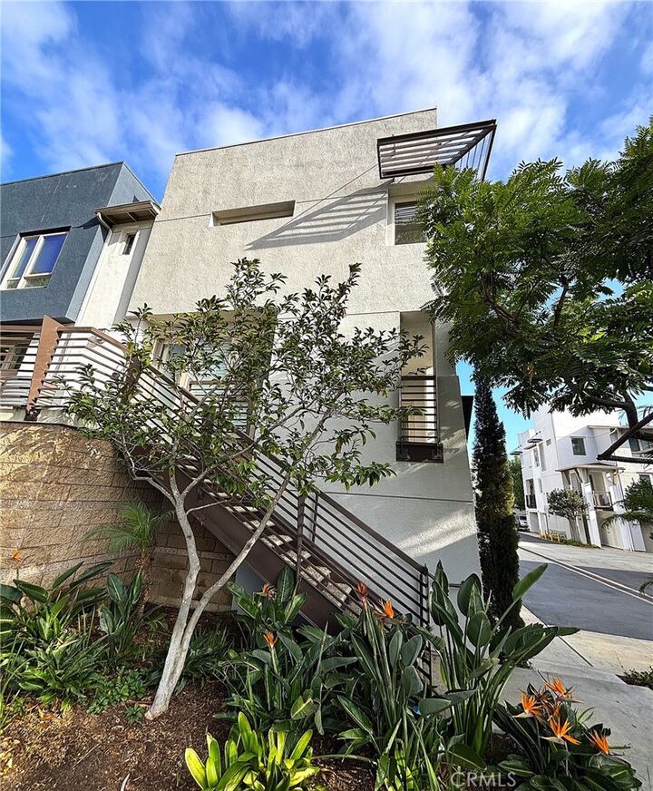 Property Photo: 5510 W 149th Place 16 CA 90250