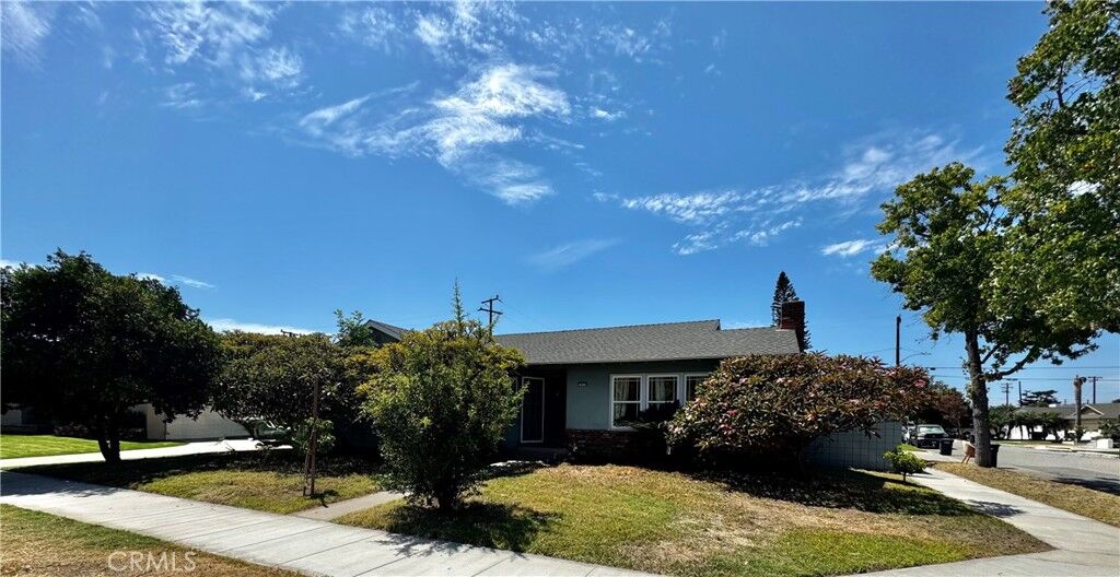 Property Photo: 446 N Park Lane CA 92867