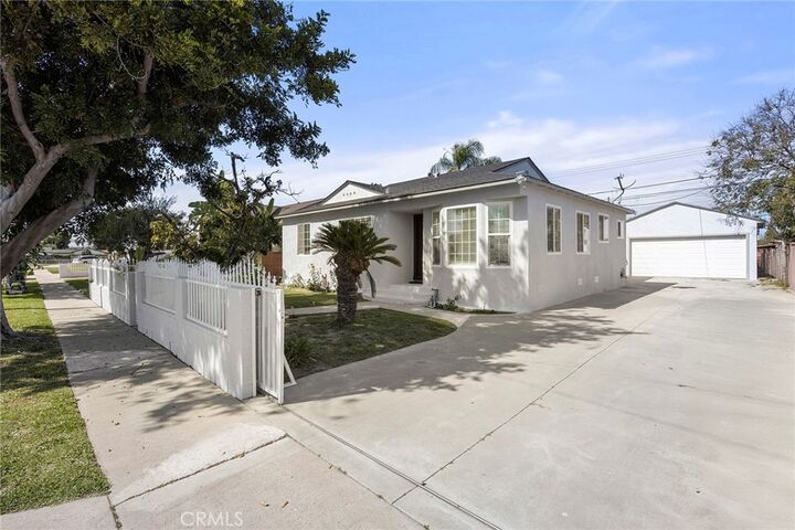 Property Photo: 8049 Coral Bell Way CA 90631