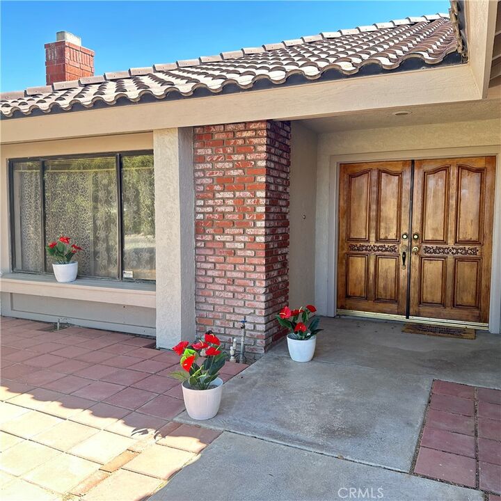Property Photo: 14453 Jamaica Lane CA 92342
