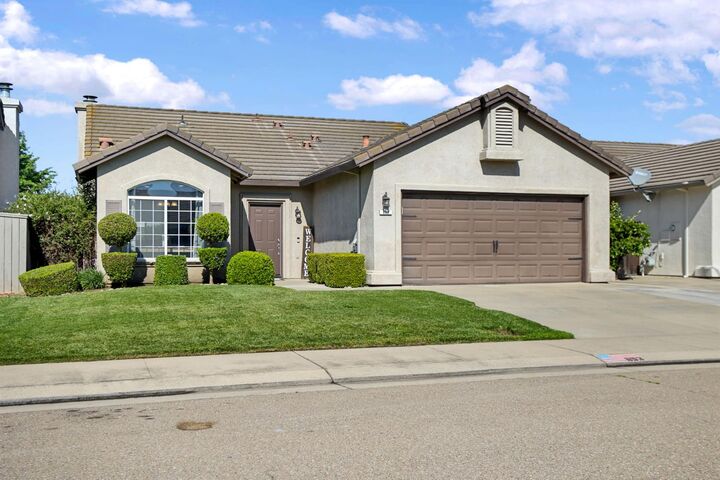 Property Photo:  853 Eucalyptus Court  CA 95242 