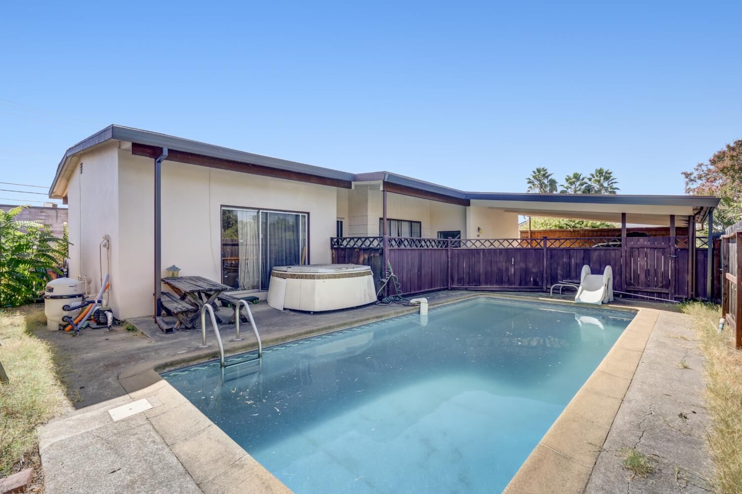 Property Photo: 920 Duchow Way CA 95630