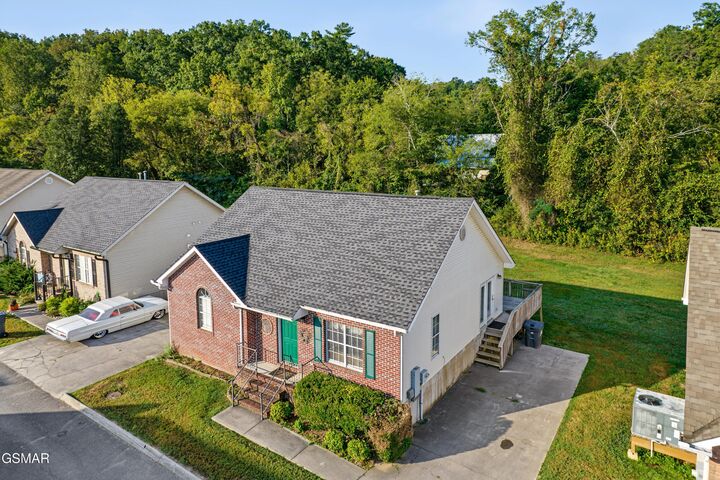 Property Photo: 322 Creekwalk Boulevard TN 37863