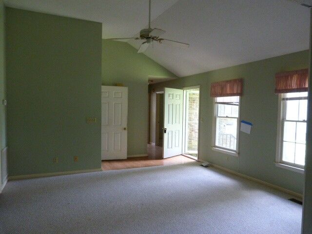 Property Photo:  127 Bradbury Ct  TN 37388 